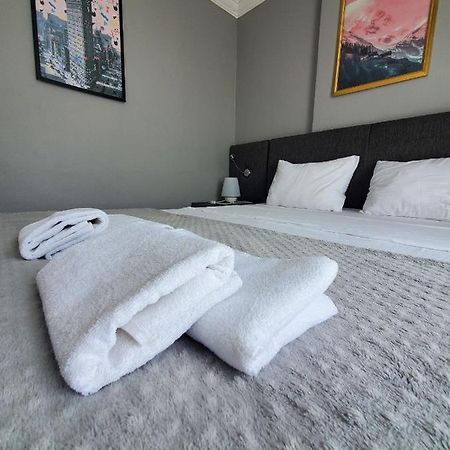 5 Mins To Airport Private Villa Room Istanbul Exterior photo